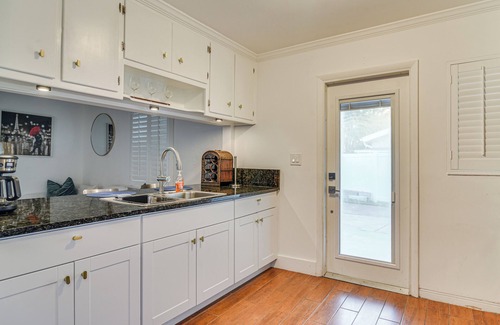 Shore Acres House | 5 Mi to Dtwn: Pet-Friendly Home in St Petersburg!
