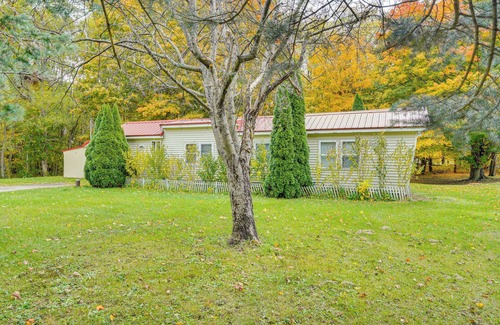 Westfield Cottage | 5 Mi to Lake Erie Access: Quiet Cottage w/Yard!