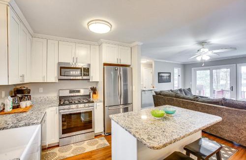 Mayfield House | 5 Mi to Mt Holiday Spacious Home with Lake Views