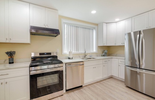 Washington House | 5 Mi to National Mall: DC Townhome!