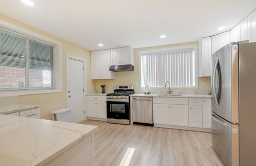 Washington House | 5 Mi to National Mall: DC Townhome!