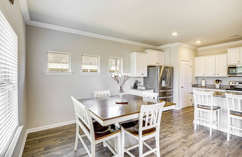 Athens House | 5 Mi to The Square: Athens Home w/Pool Access!