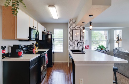 West Kissimmee Condo | 5 Mi to WDW: Resort-Style Condo w/Pool Access