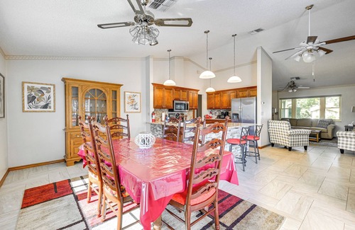 Spring Hill House | 5 Mi to Weeki Wachee: Spring Hill Home w/Lanai