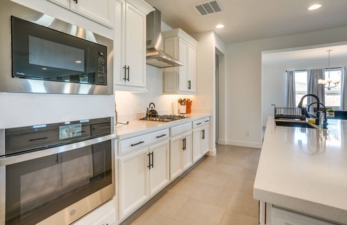 Glendale House | 5 Mi to Westgate: Newly Built Glendale Home