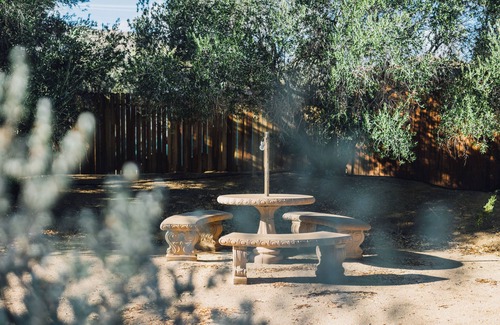 Joshua Tree House | 5 Miles from Park entrance Charming 2-bedroom house in enchanting Joshua Tree