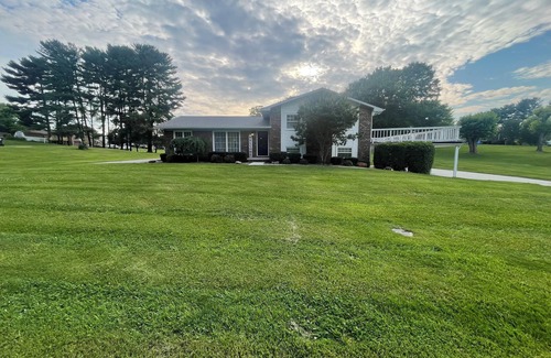Morristown House | 5 min from Cherokee lake & available camper parking! Smokey Mountains