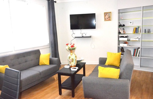 Limoges Apartment | 5 min from town center, 3-bedroom furnished apartment, approx. 70m2, 2nd floor.