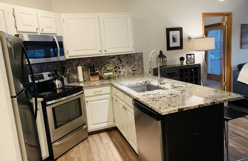 Crested Butte Condo | 5 min to downtown & Mtn views! Two KING Bed/Two Bath EnSuite Condo