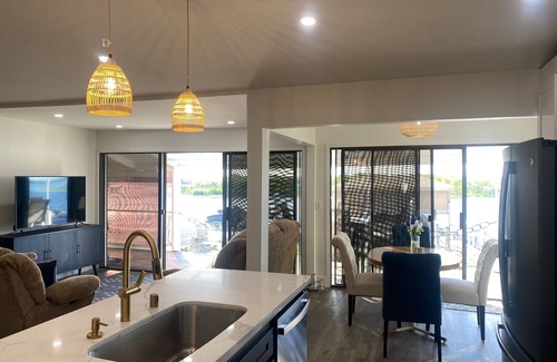 Discovery Bay House | 5 Min to Fast Waters! Waterfront Oasis awaits you!