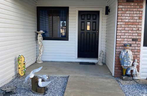 Discovery Bay House | 5 Min to Fast Waters! Waterfront Oasis awaits you!