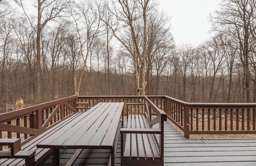 Glasser House | 5 min to Lake| Chic&Cozy| Hot Tub, 5 min to Lake| Chic&Cozy| Hot Tub