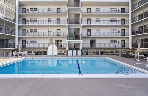 Sunny Isles Beach Apartment | 5 min to the beach! 2 bedroom specious apartment in Sunny Isles