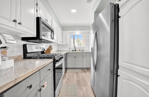 West Panama City Beach Condo | 5 min walk to beach | PetsOK | Beach Amenities | WiFi, Close Parking and no elevators