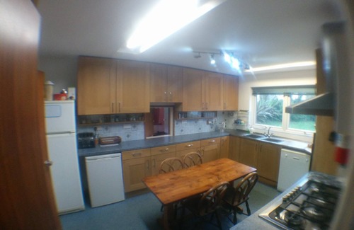 Rock House | 5 Mins From Beach, House in Rock, Cornwall With Sauna and Garden