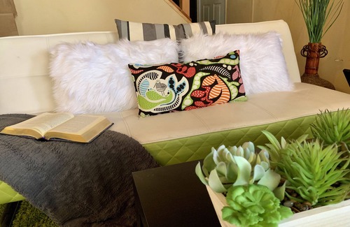 Black Bart Cabin | 5 mins from Casino/Skiing/Shopping | Pet-Friendly | Free Wi-Fi | Sleeps 10