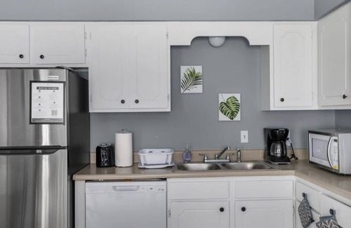 Norwood House | 5 Mins from Uptown & Near Airport- Norwood Nest