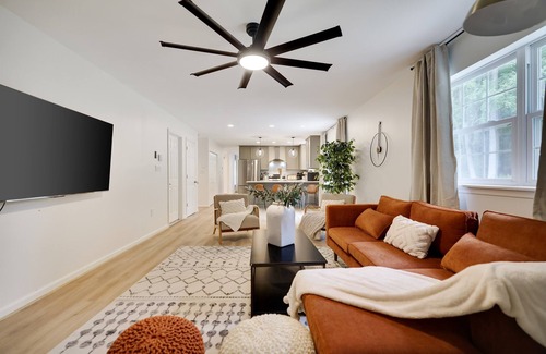 Blakeslee House | 5 mins to Jack Frost-Game Room-Fireplace-Fire Pit