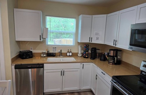 Somerville Cottage | 5 mins to Lake | Sleeps 7 | Boat Parking
