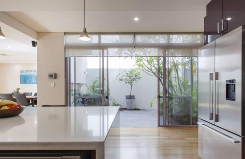 North Coogee House | 5 minute stroll to the stunning South Beach. Free WIFI & Parking