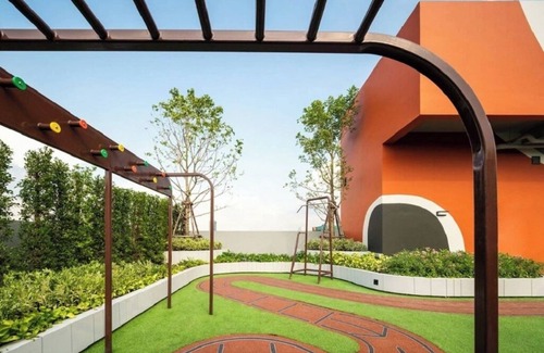 Lat Yao Condo | 5 minutes to Kasetsart University, 20 minutes to Siam Paragon.