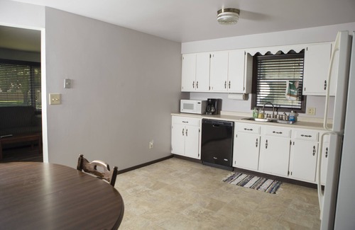 Ashwaubenon House | 5 minute walk to Lambeau field
