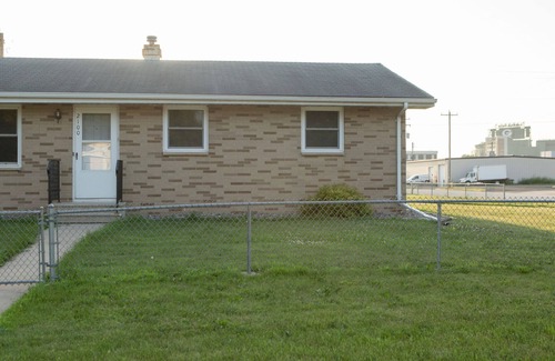 Ashwaubenon House | 5 minute walk to Lambeau field