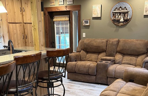 Canandaigua House | 5 minute walk to the lake and 7 minute drive to Canadaigua.