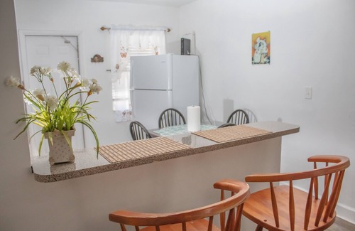 Allapattah House | 5 minutes away from MIA! 10 Minutes away from Port of Miami!