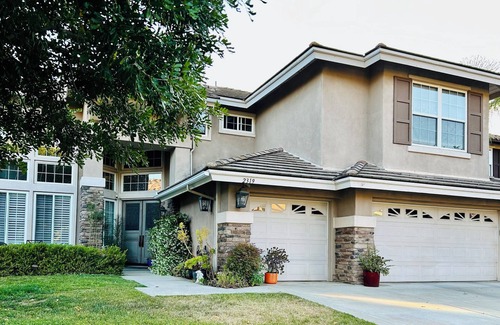 Cloverdale House | 5 minutes away from Safari Park Family sized home Located in gated community