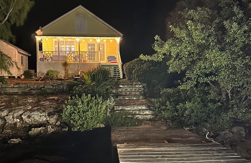 Gregory Town House | 5 minutes from Harbour Island!