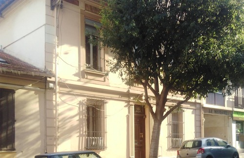 Antibes Old Town House | 5 minutes from Port Vauban. Glamorgan Crew House in the Heart of Antibes