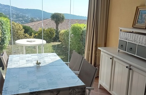 Plage de la Garonnette Apartment | 5 minutes from Sainte Maxime, apartment RDJ 2 rooms with garden and parking