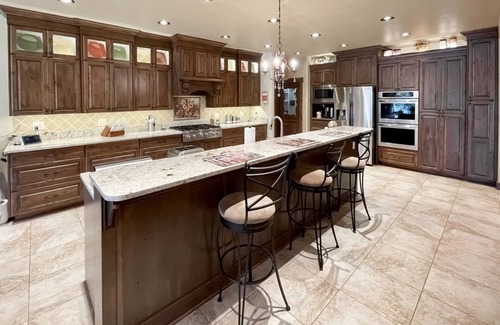 Oregon Water Wonderland House | 5 minutes from Sunriver - On the Deschutes River with 200-feet of frontage
