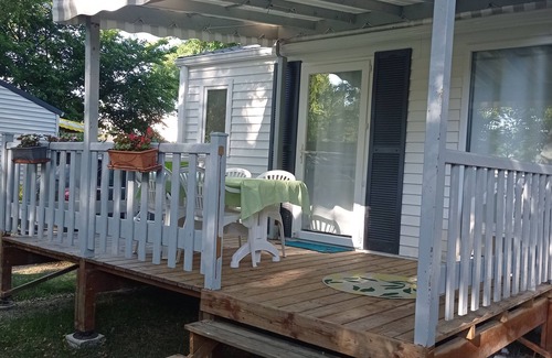 Saint-Augustin House | 5 minutes from the beach! Spacious mobile home with covered terrace