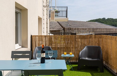 Cenon Apartment | 5 minutes from the center of Bordeaux - Terrace - Pied tram
