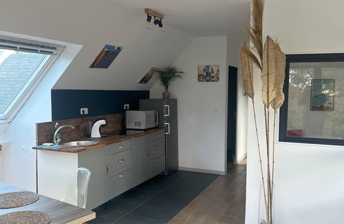 Breles Apartment | 5 minutes from the sea, apartment in the heart of a large garden. Pets allowed