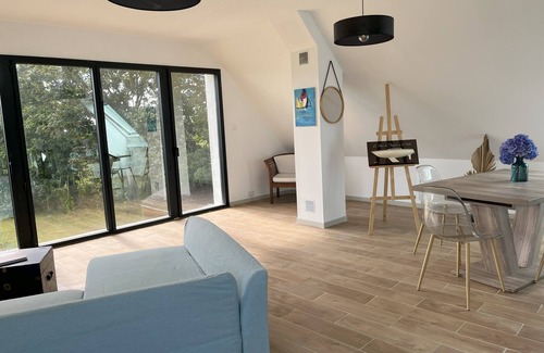 Breles Apartment | 5 minutes from the sea, apartment in the heart of a large garden. Pets allowed