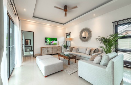 Choeng Thale Villa | 5 Minutes to Bangtao Beach! Family-sized Villa