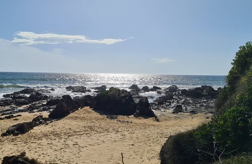 Red Head House | 5 minutes to beaches park & beach walks pet friendly