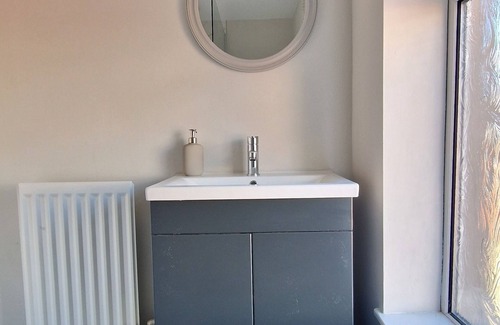 Belfast House | 5 Minutes to Belfast City Centre, 4 double beds