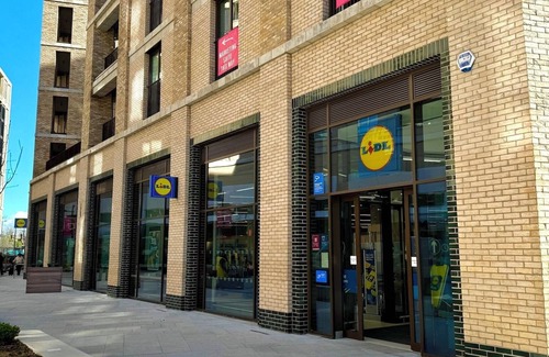 Canning Town South Apartment | 5 minutes to Canning Town Station. Your Cosy Get-away