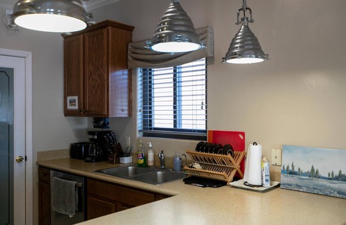 Tucson House | 5 minutes to I-10 Air Space Museum 15 minutes to UOA and downtown