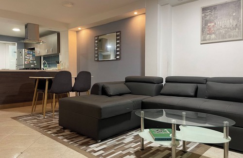 Guayabal Apartment | 5 minutes to Poblado /Free parking /Wifi 300MB