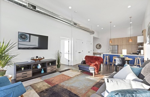 Downtown Newark Apartment | 5 Minutes to Prudential Center.Luxury 1BR King*20 min🗽*Parking