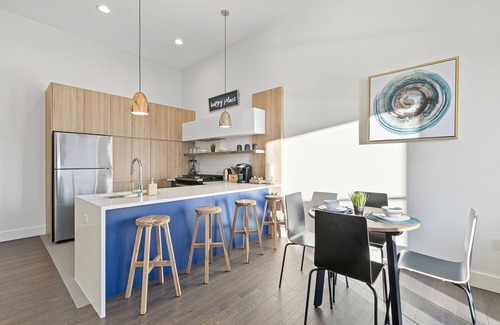 Downtown Newark Apartment | 5 Minutes to Prudential Center.Luxury 1BR King*20 min🗽*Parking
