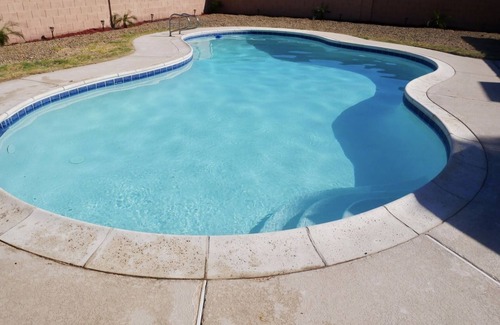 Whitney House | 5 minutes to the Strip! Family Style home with Pool & More