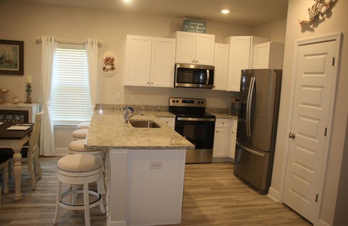 Wright Condo | 5 Minutes to Okaloosa Beach and 15 minutes to Destin Beach