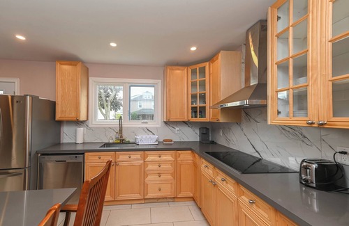 Niagara Falls House | 5 Minutes Walk to Niagara Falls