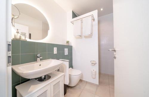 Englschalking Apartment | 5 Modern city studio for 6 Bogenhausen near Messe Munich